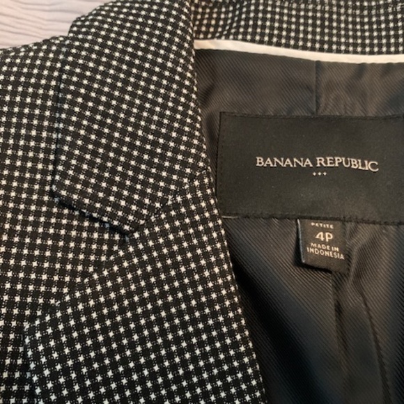 Banana Republic black & white polka dot blazer - SIZE 4 Petite - Picture 2 of 3